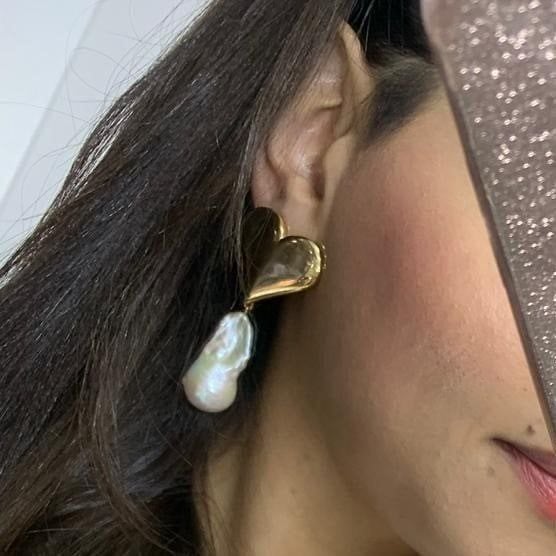 Altın Kaplama Barok İncili Tek Kalp Küpe